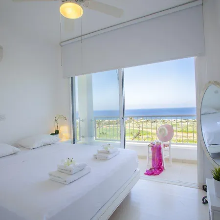 Enjoy The Beauty Of This Seafront 46